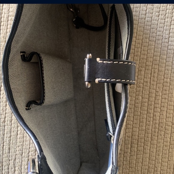 Dooney and Bourke purse - Picture 2 of 6